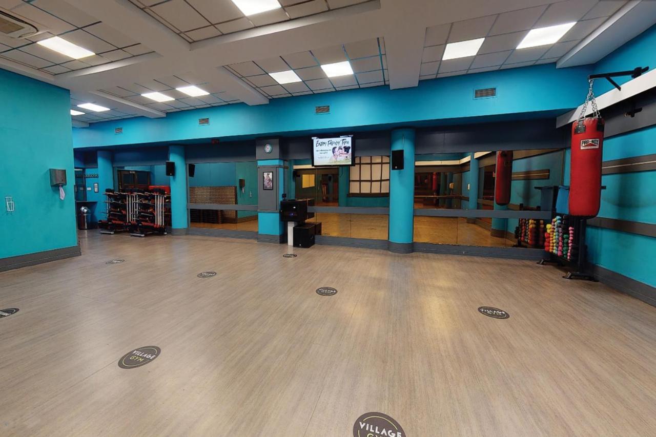 Village Hotel Warrington Екстер'єр фото