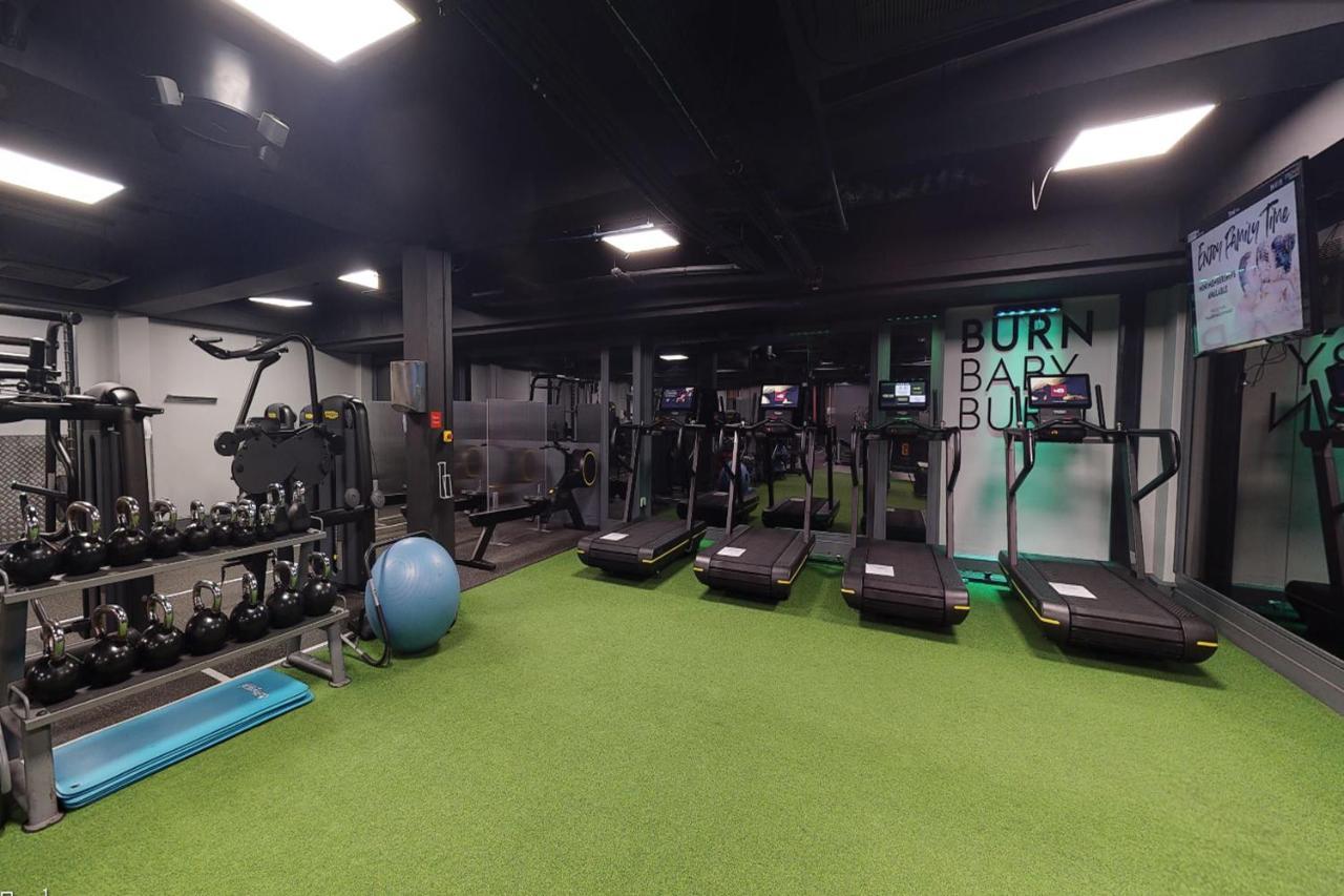 Village Hotel Warrington Екстер'єр фото