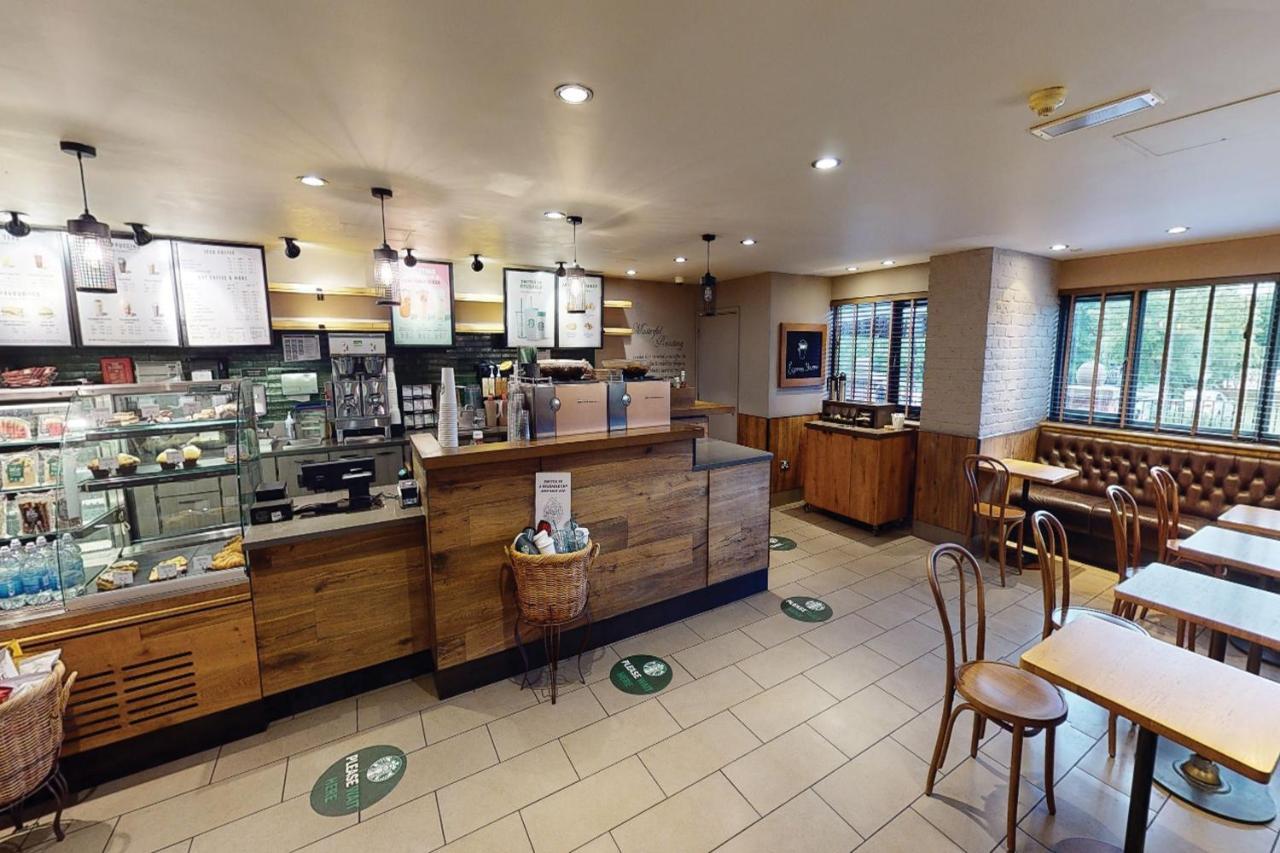 Village Hotel Warrington Екстер'єр фото