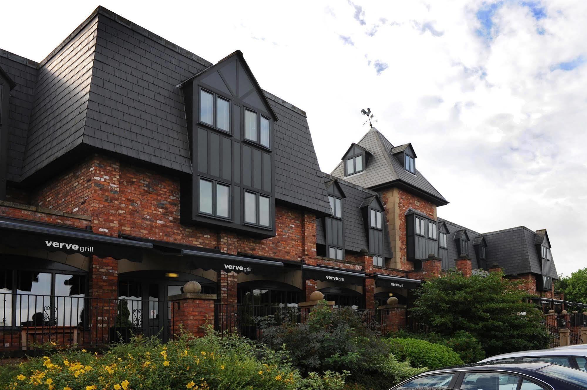 Village Hotel Warrington Екстер'єр фото