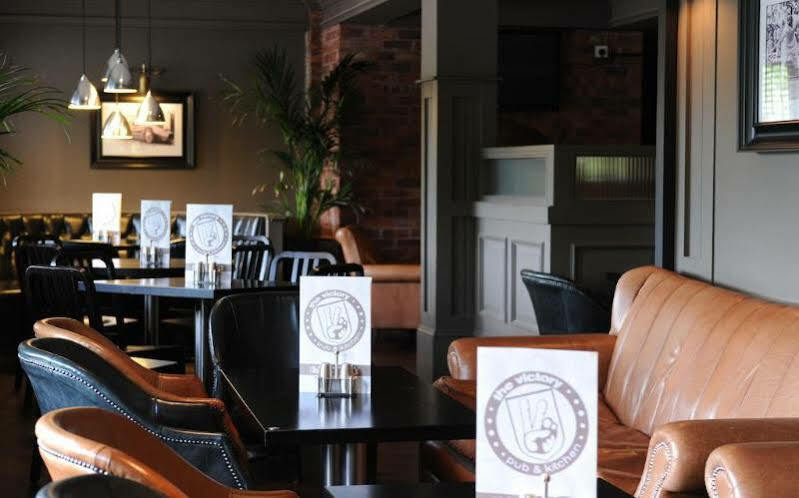 Village Hotel Warrington Екстер'єр фото